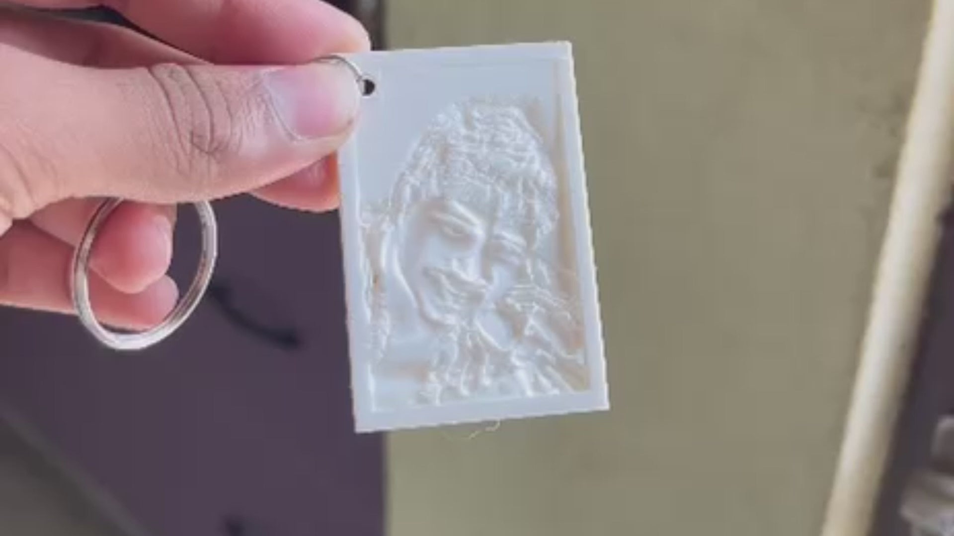 Magical 3D Photo Keyring – Custom Lithophane Keychain That Glows in Light | Perfect Gift for Loved Ones 4×6 cm